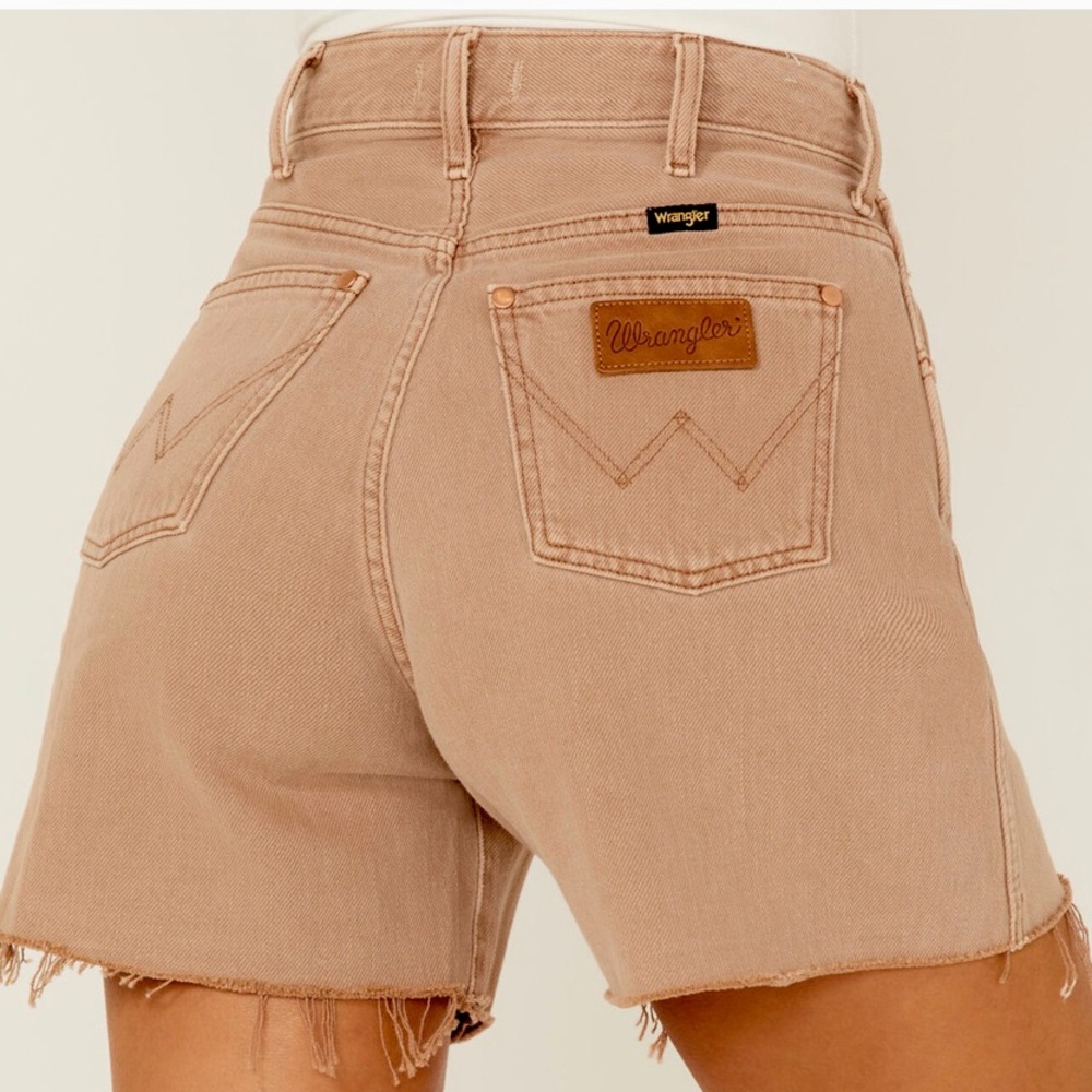 Wrangler shorts. Size 26. Never worn. Super soft denim. Slight stretch.